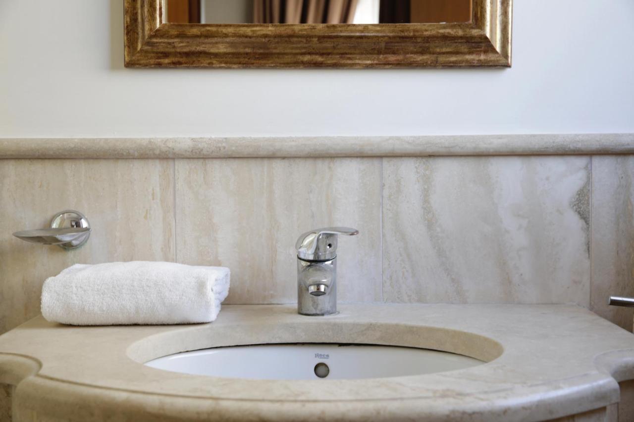 Hotel Ponte Milvio Roma Esterno foto