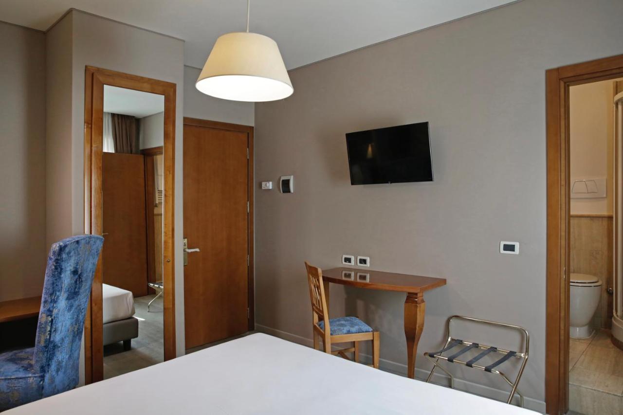 Hotel Ponte Milvio Roma Esterno foto