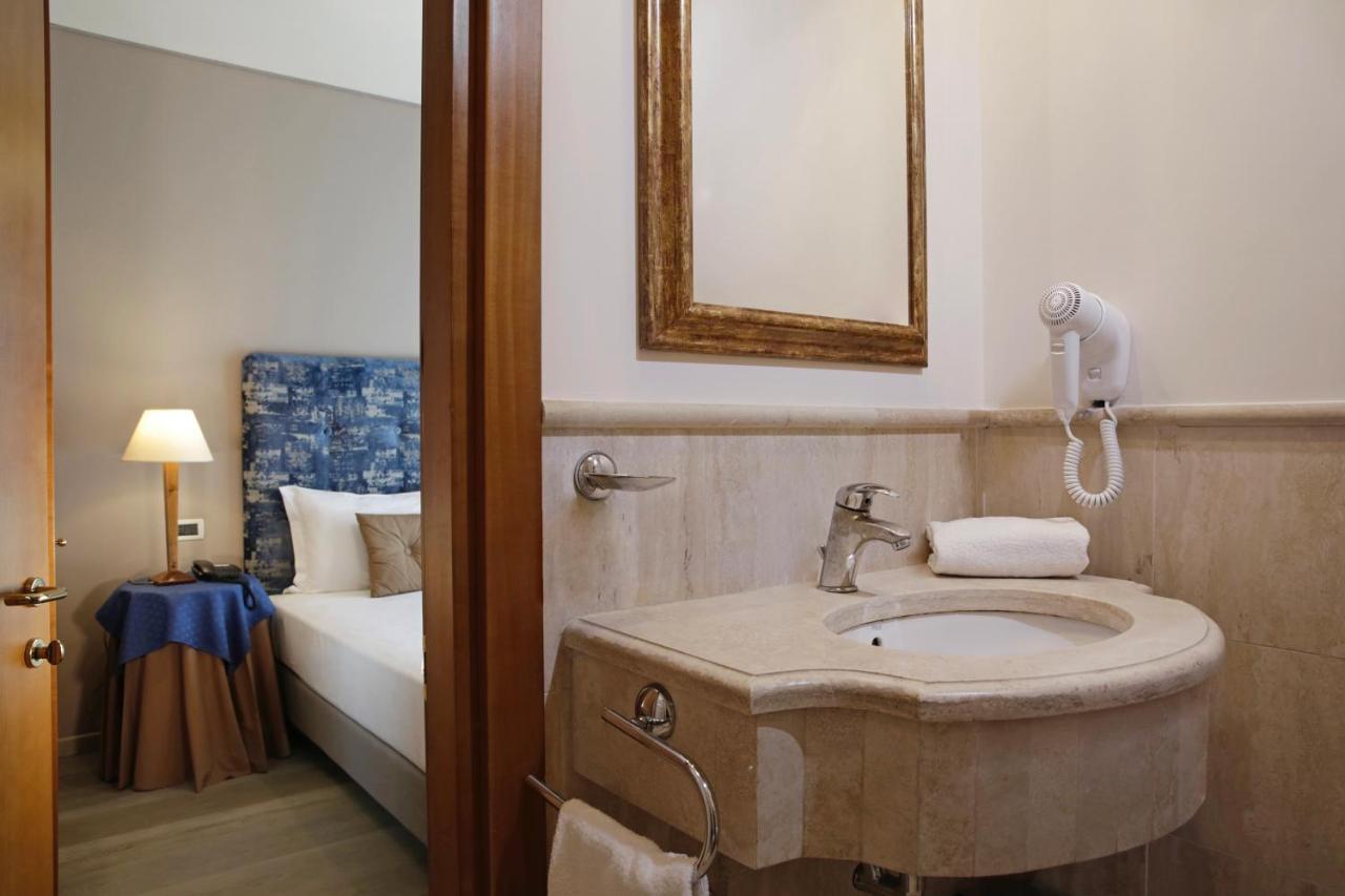Hotel Ponte Milvio Roma Esterno foto