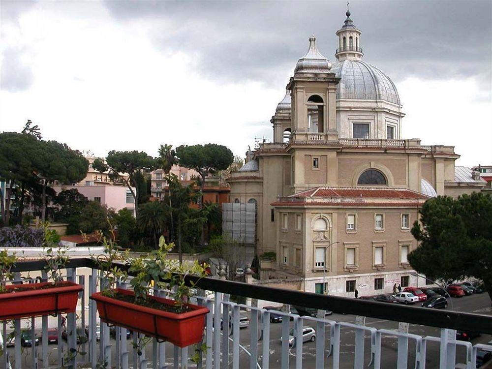 Hotel Ponte Milvio Roma Esterno foto