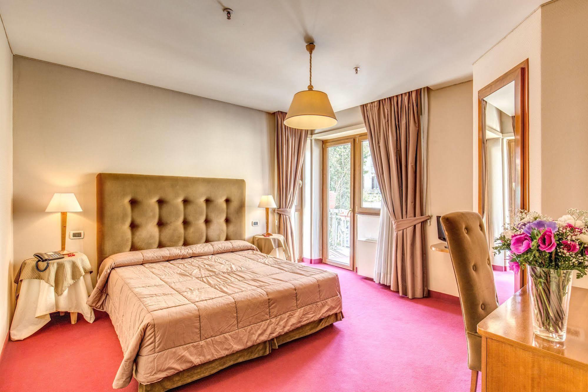 Hotel Ponte Milvio Roma Esterno foto