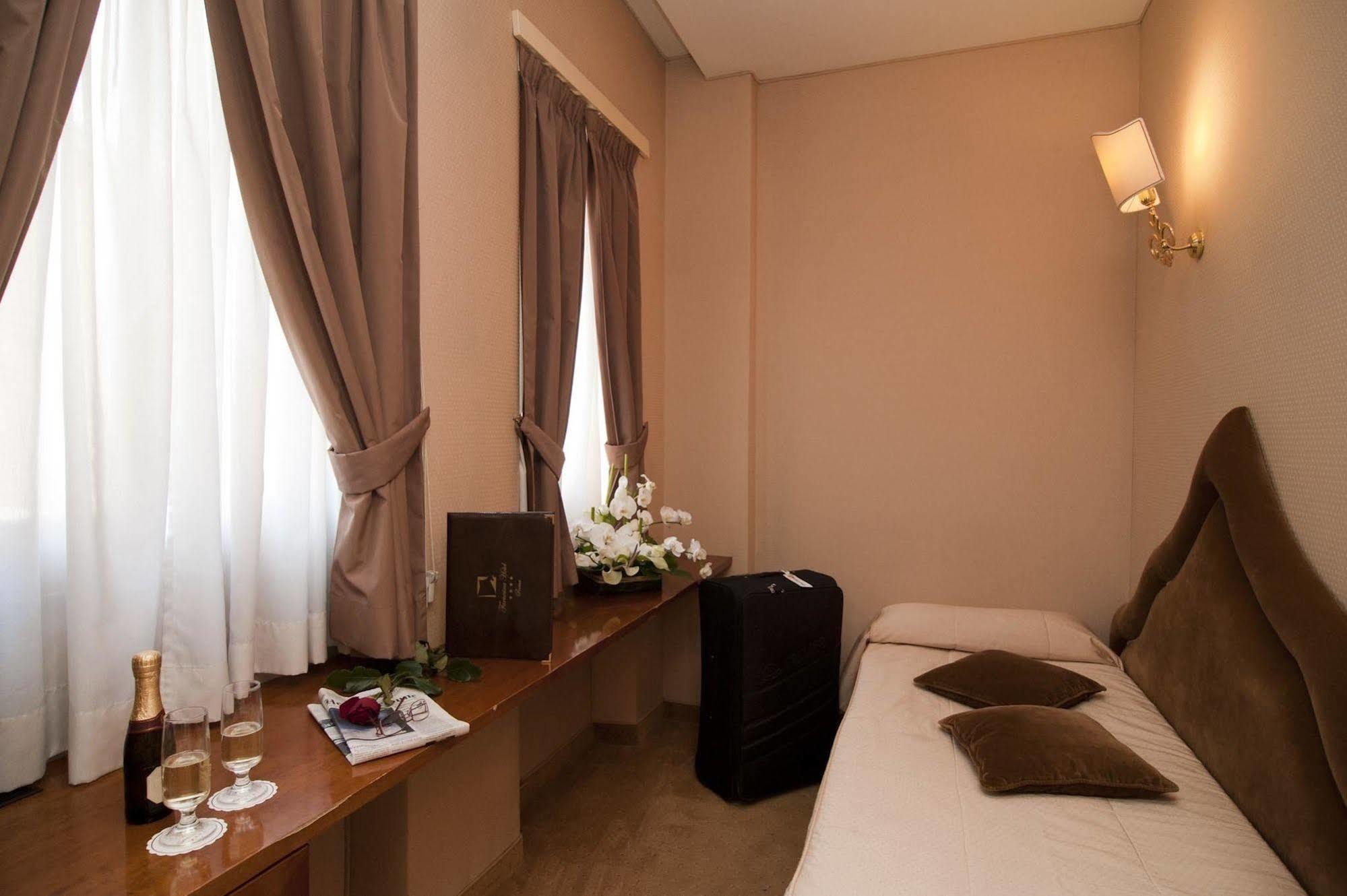 Hotel Ponte Milvio Roma Esterno foto