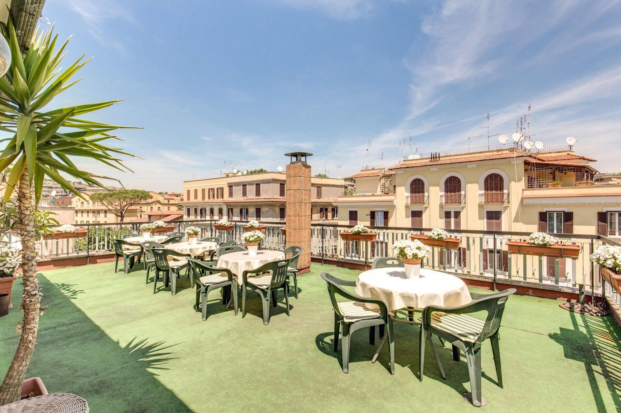 Hotel Ponte Milvio Roma Esterno foto