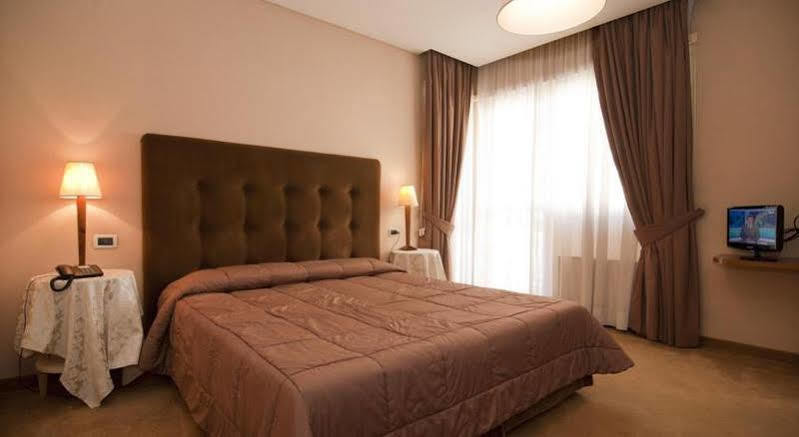 Hotel Ponte Milvio Roma Esterno foto